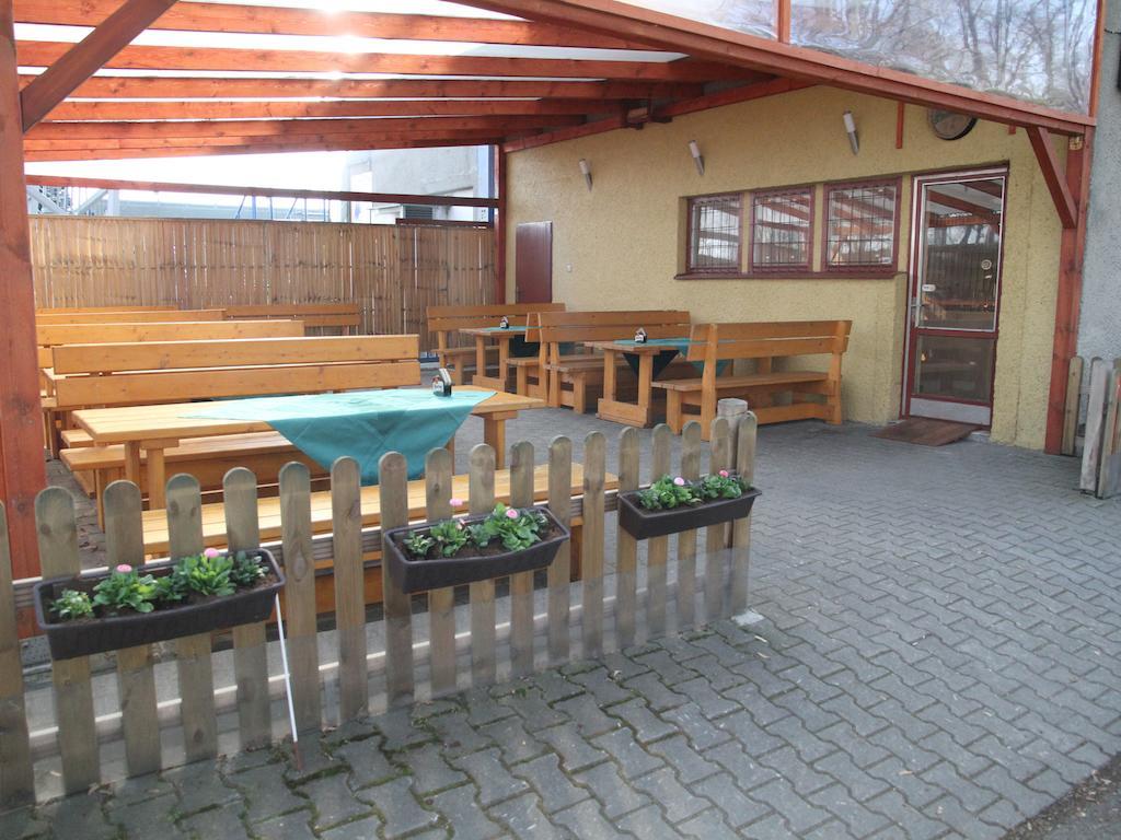 Parkhotel Opava Bagian luar foto