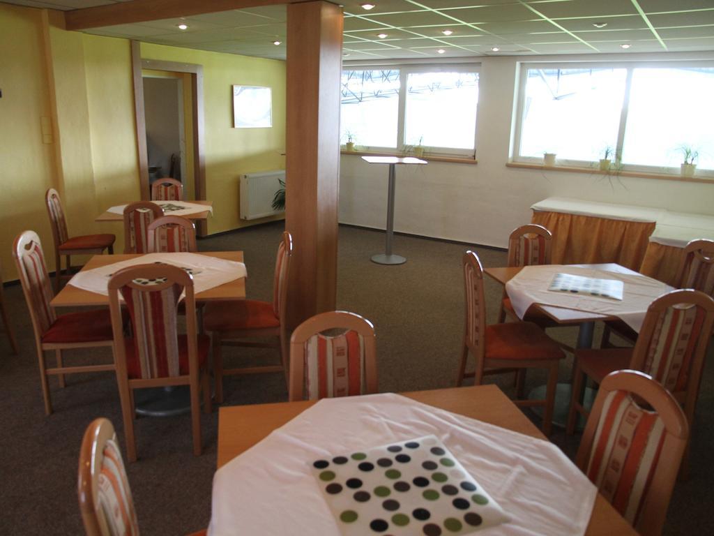 Parkhotel Opava Bagian luar foto