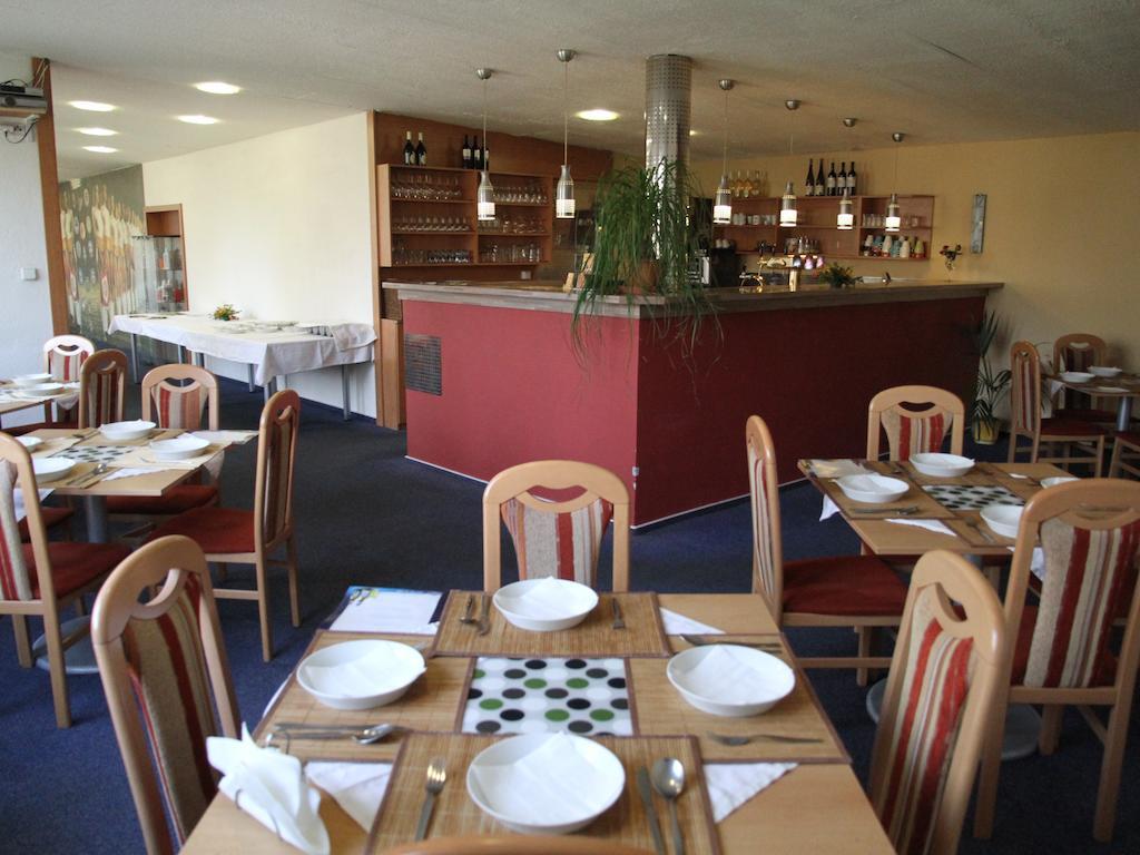 Parkhotel Opava Bagian luar foto