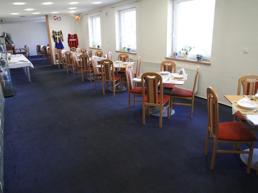 Parkhotel Opava Bagian luar foto